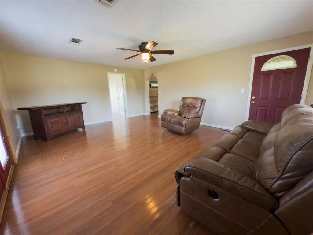 Photo 7 — 24260 E County Road 1560 Road, Maysville, OK 73057