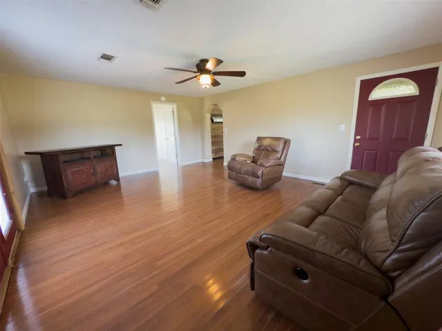 Photo 7 — 24260 E County Road 1560 Road, Maysville, OK 73057