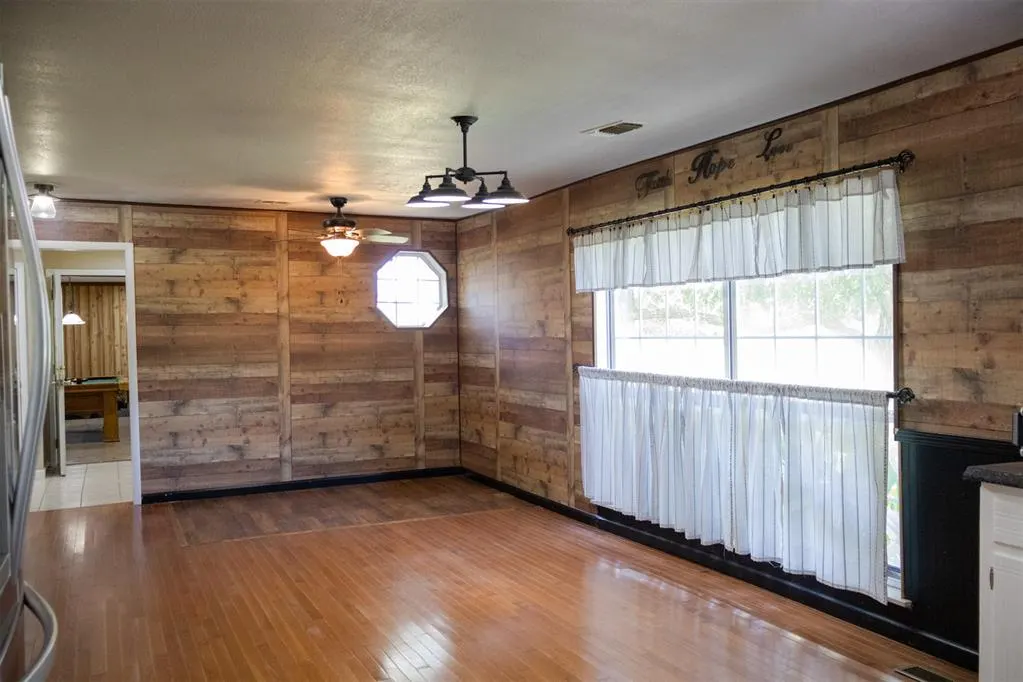 Photo 9 — 24260 E County Road 1560 Road, Maysville, OK 73057