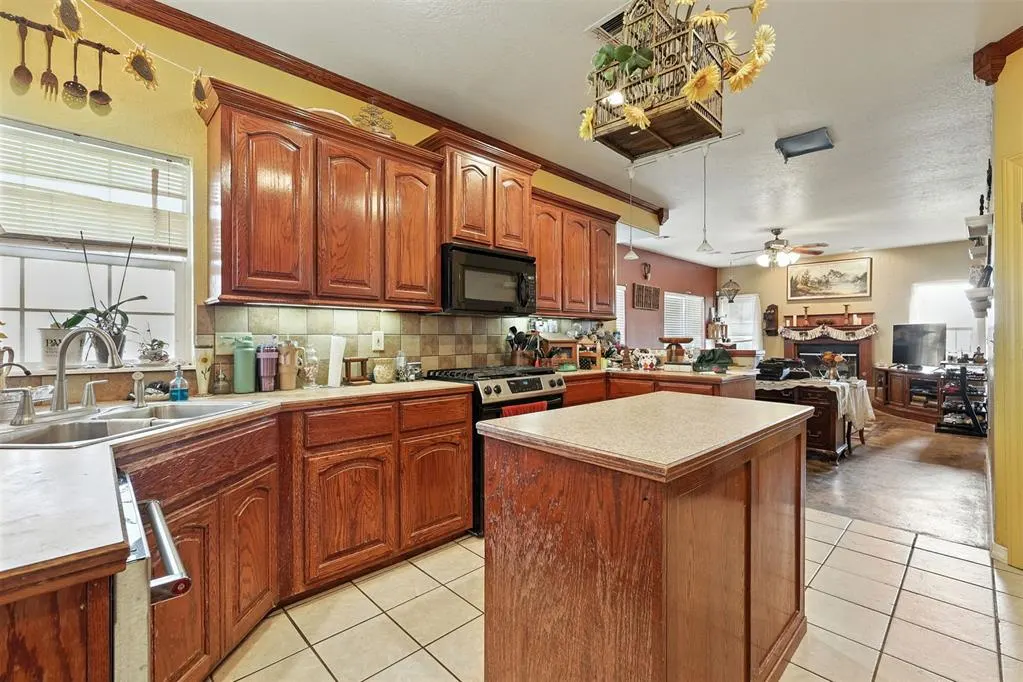 Photo 10 — 35788 E 143rd S Street, Coweta, OK 74429