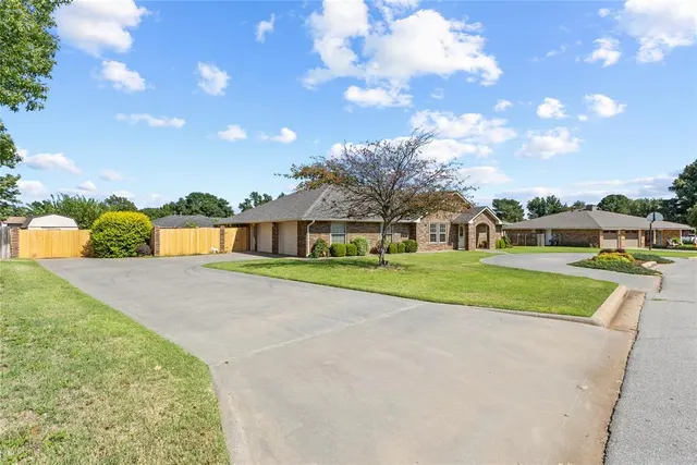 Photo 3 — 1804 Kristie Lane, Weatherford, OK 73096