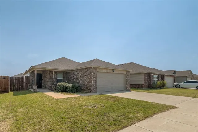 Photo 2 — 1908 Melanie Drive, Oklahoma City, OK 73127