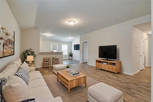 Photo 4 — 1908 Melanie Drive, Oklahoma City, OK 73127