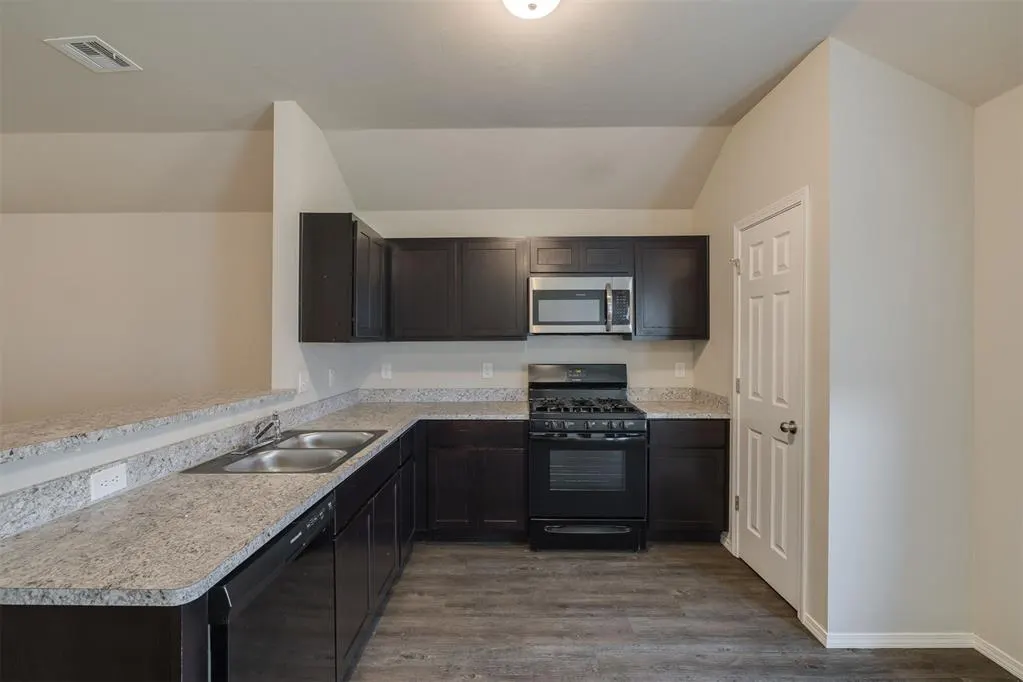 Photo 11 — 1908 Melanie Drive, Oklahoma City, OK 73127