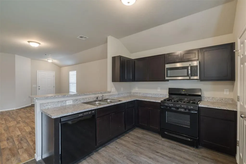 Photo 14 — 1908 Melanie Drive, Oklahoma City, OK 73127