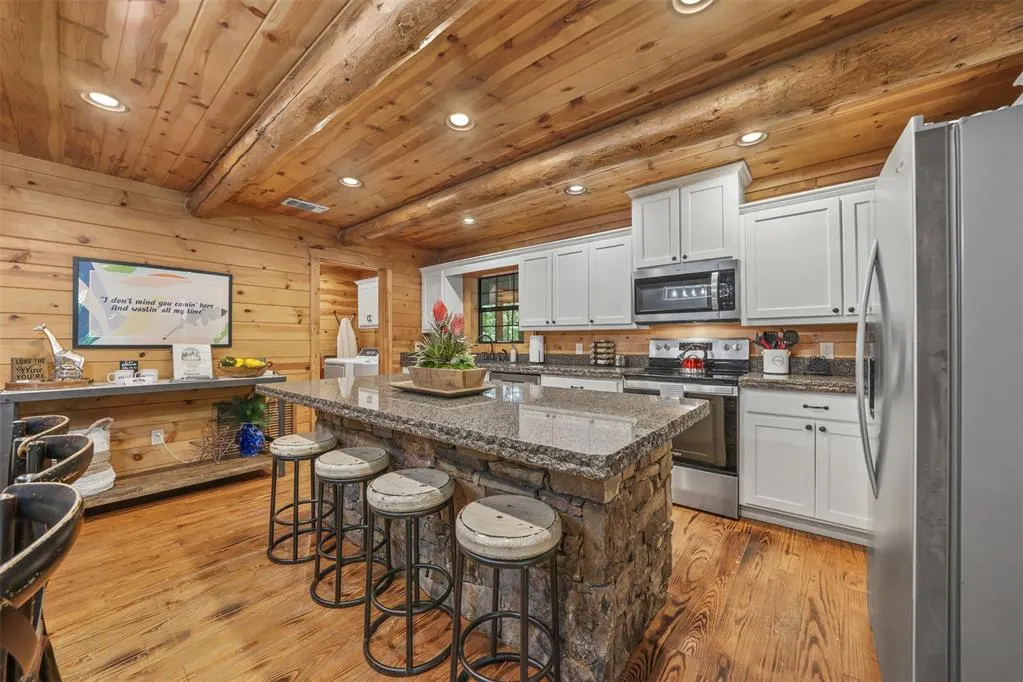 Photo 10 — 573 Timber Creek Trail, Broken Bow, OK 74728