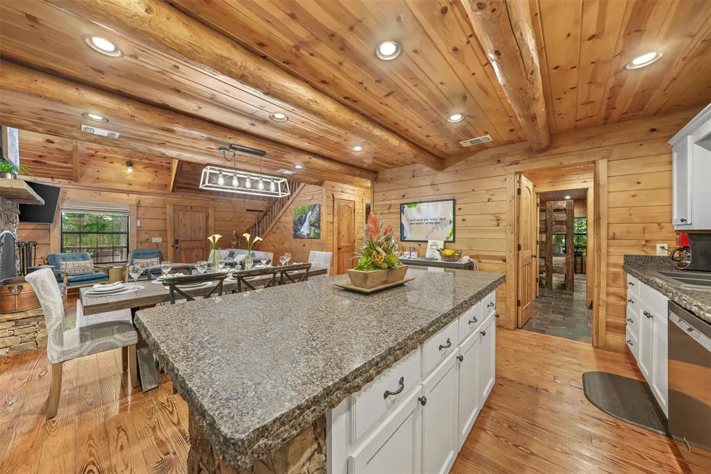 Photo 12 — 573 Timber Creek Trail, Broken Bow, OK 74728