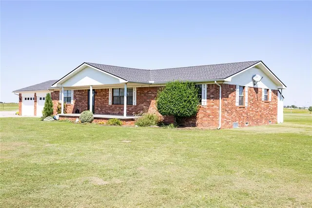 Photo 2 — 7040 Choctaw Street, Union City, OK 73090
