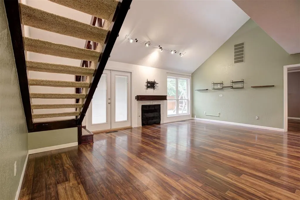 Photo 6 — 7916 Wilshire Ridge Drive, Oklahoma City, OK 73132