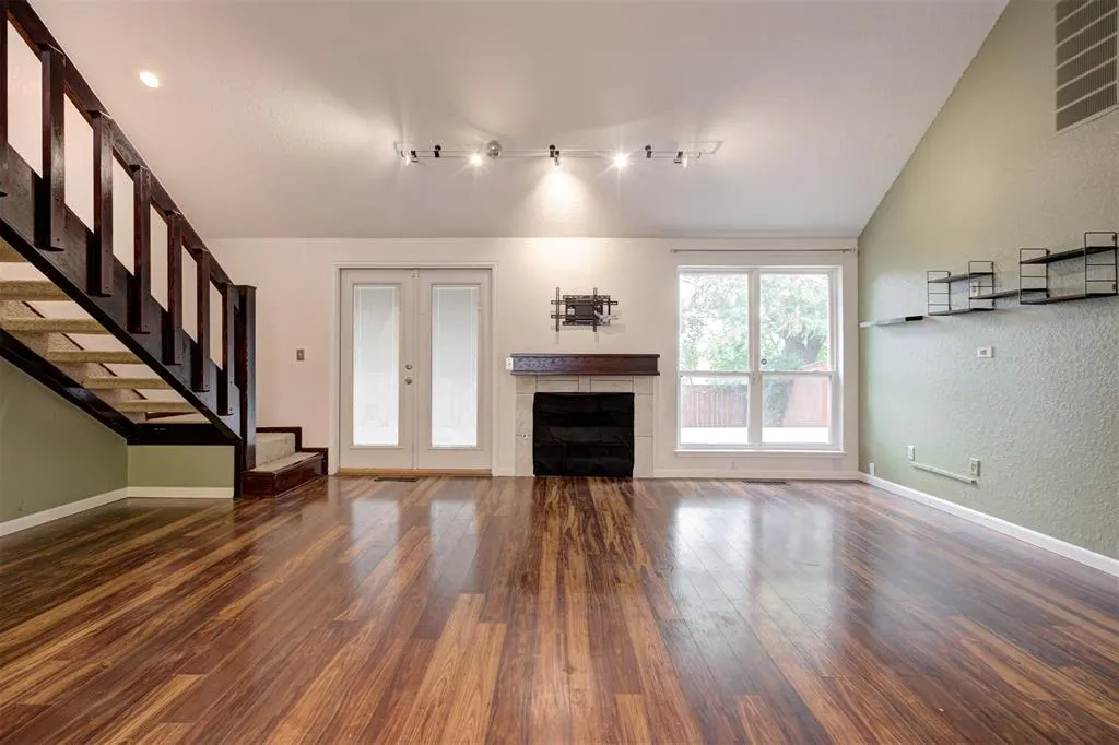 Photo 7 — 7916 Wilshire Ridge Drive, Oklahoma City, OK 73132