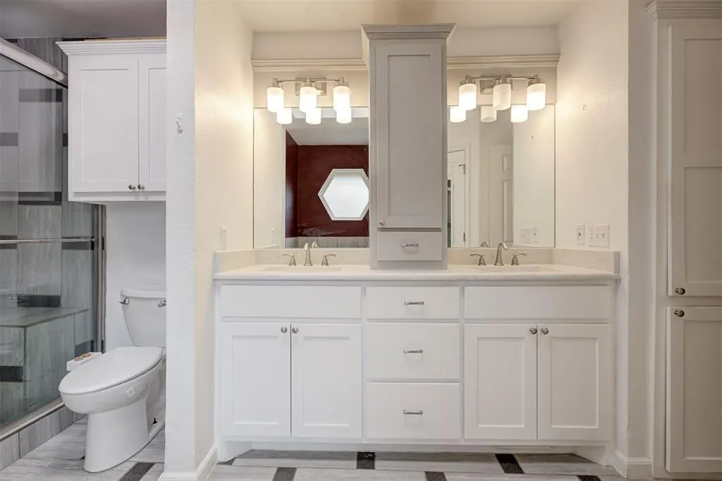 Photo 31 — 7916 Wilshire Ridge Drive, Oklahoma City, OK 73132