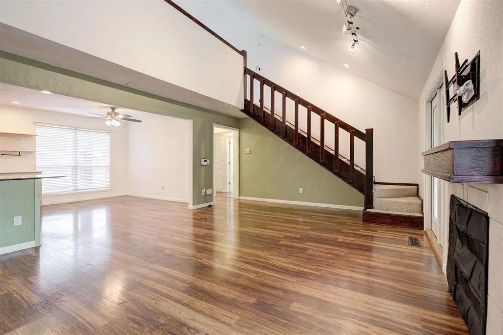 Photo 9 — 7916 Wilshire Ridge Drive, Oklahoma City, OK 73132
