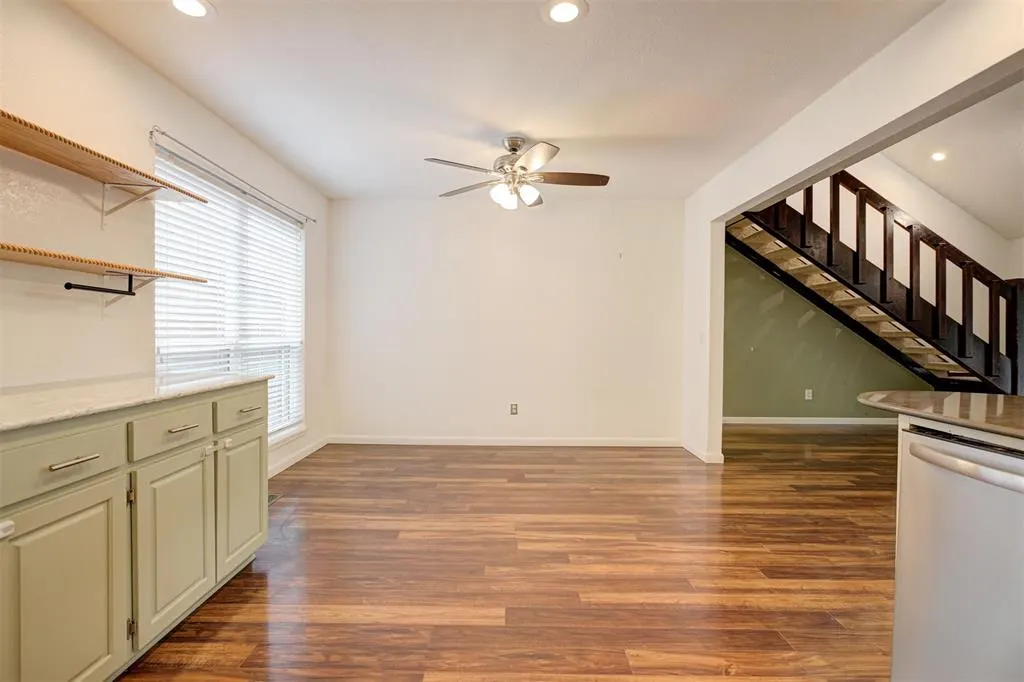 Photo 16 — 7916 Wilshire Ridge Drive, Oklahoma City, OK 73132