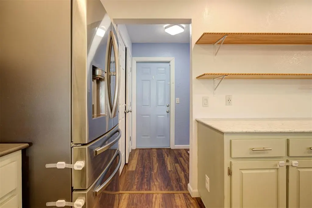 Photo 18 — 7916 Wilshire Ridge Drive, Oklahoma City, OK 73132