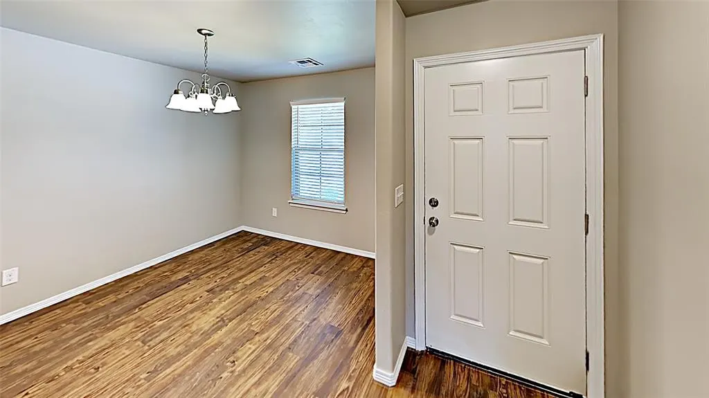 Photo 4 — 202 Saint Charles Way, Midwest City, OK 73130