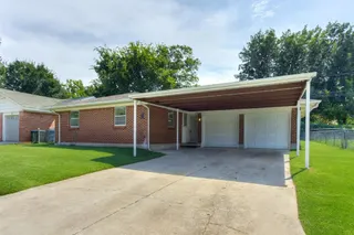 Sold home at 9316 NE 13th Place