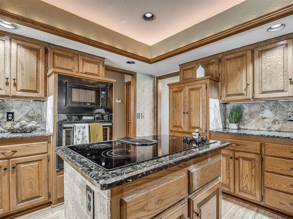 Photo 14 — 7104 NW 32nd Street, Bethany, OK 73008
