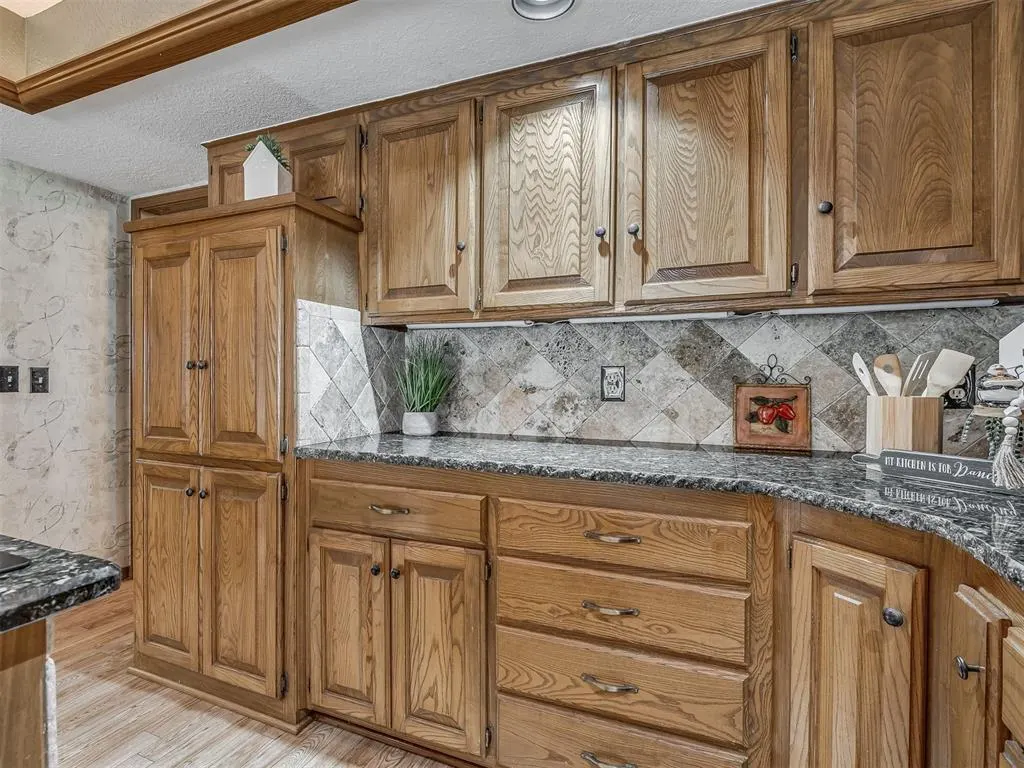Photo 17 — 7104 NW 32nd Street, Bethany, OK 73008