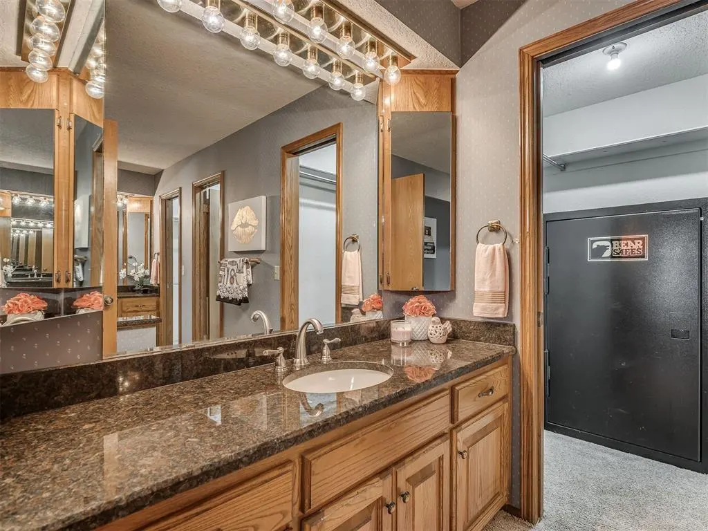 Photo 26 — 7104 NW 32nd Street, Bethany, OK 73008