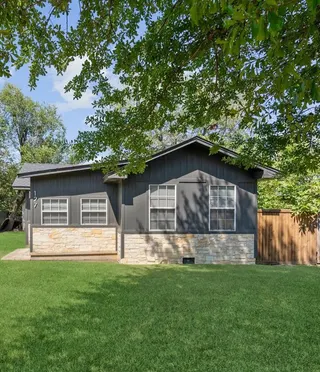 Sold home at 127 E Hayes Street