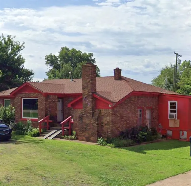 Front exterior — 828 NE 68th Street, Oklahoma City, OK 73105