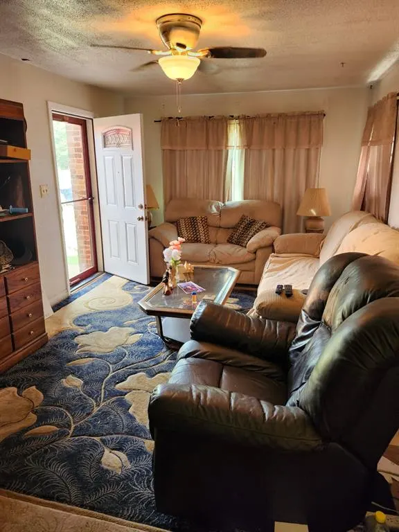 Photo 7 — 828 NE 68th Street, Oklahoma City, OK 73105
