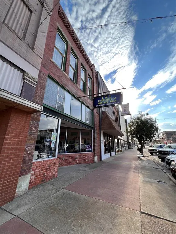 Photo 4 — 313 W Chickasha Avenue, Chickasha, OK 73018