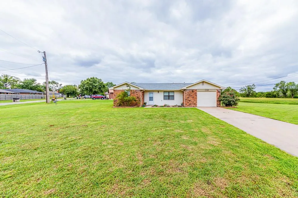 Front exterior — 1125 S 12th Street, Blackwell, OK 74631