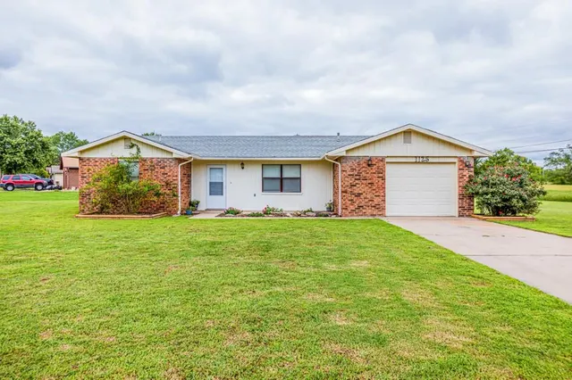 Photo 2 — 1125 S 12th Street, Blackwell, OK 74631