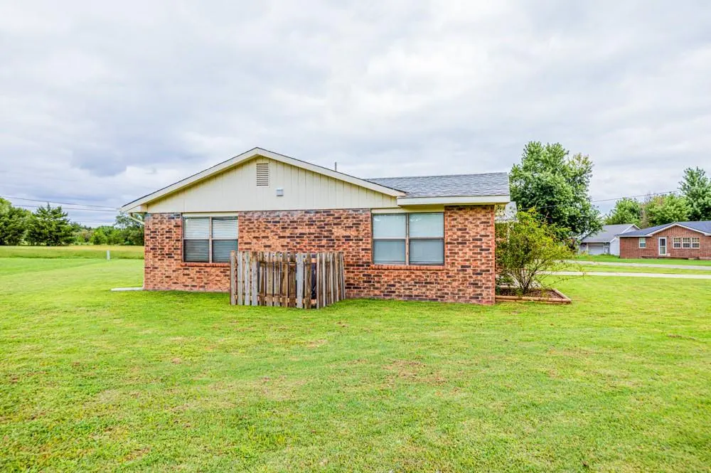 Photo 6 — 1125 S 12th Street, Blackwell, OK 74631