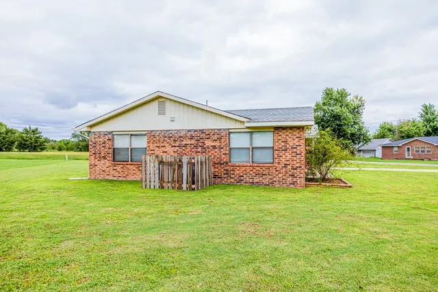 Photo 6 — 1125 S 12th Street, Blackwell, OK 74631