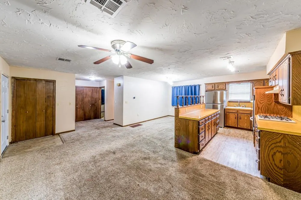 Photo 11 — 1125 S 12th Street, Blackwell, OK 74631