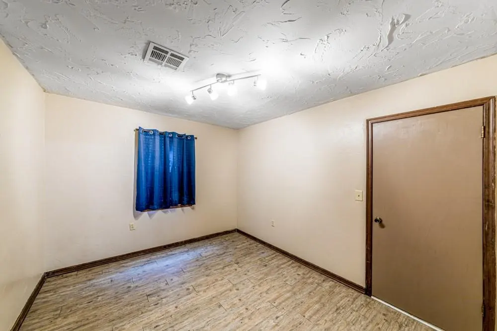 Photo 17 — 1125 S 12th Street, Blackwell, OK 74631