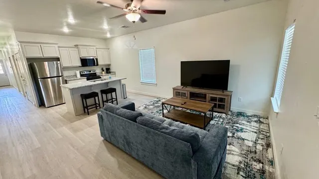 Photo 3 — 1311 SW Wisconsin Avenue, Lawton, OK 73501