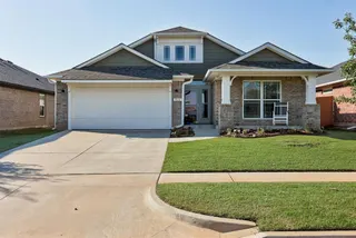 Sold home at 916 Old Frisco Road