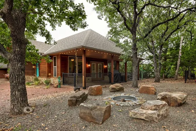 Front exterior — 513 NW Eagles Landing Place, Medicine Park, OK 73557