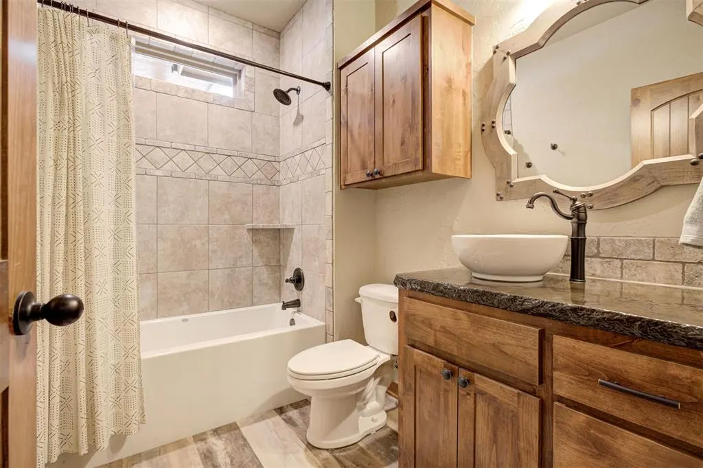 Photo 13 — 513 NW Eagles Landing Place, Medicine Park, OK 73557