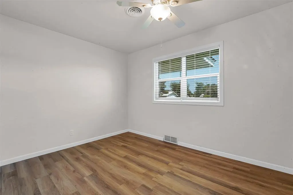 Photo 16 — 1421 B Street, Snyder, OK 73566