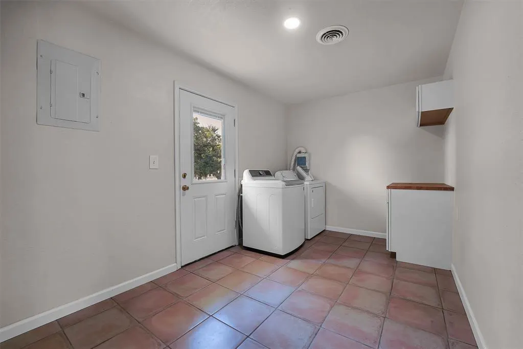 Photo 25 — 1421 B Street, Snyder, OK 73566