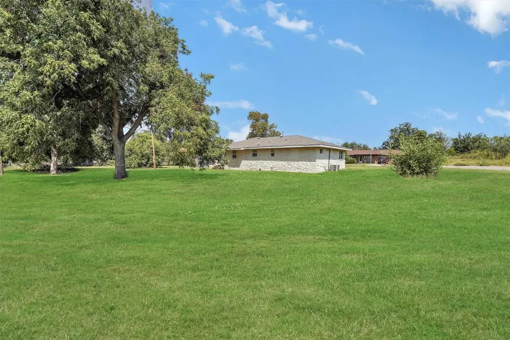 Photo 26 — 1421 B Street, Snyder, OK 73566