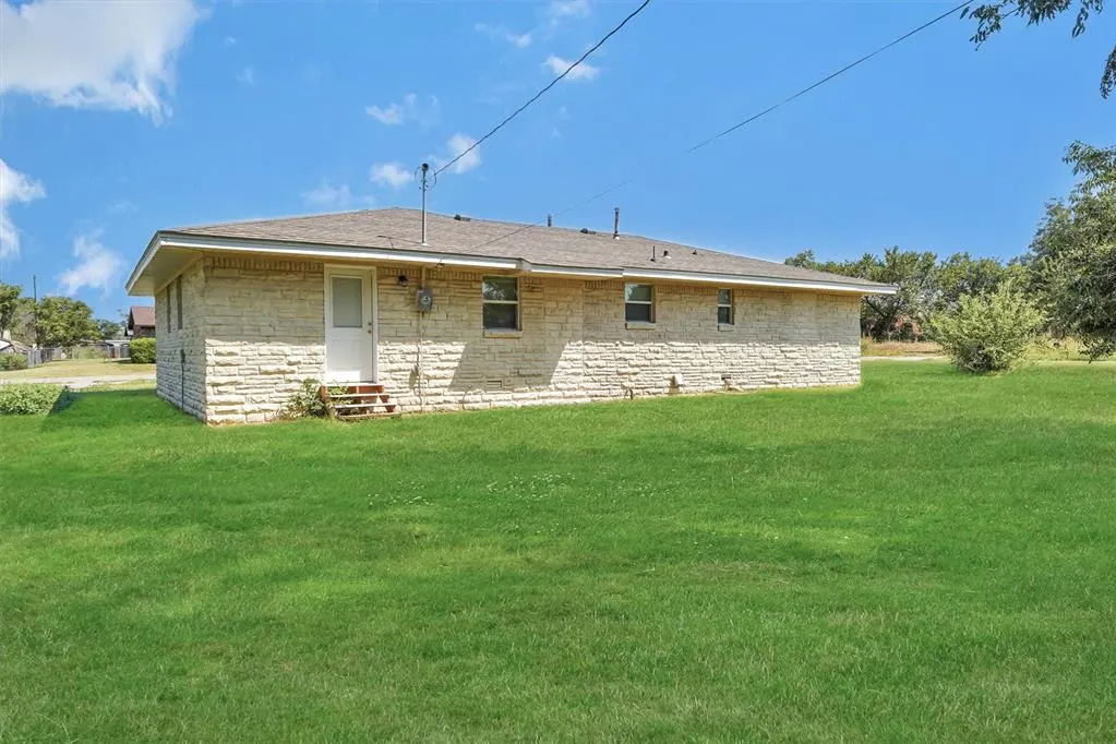 Photo 27 — 1421 B Street, Snyder, OK 73566