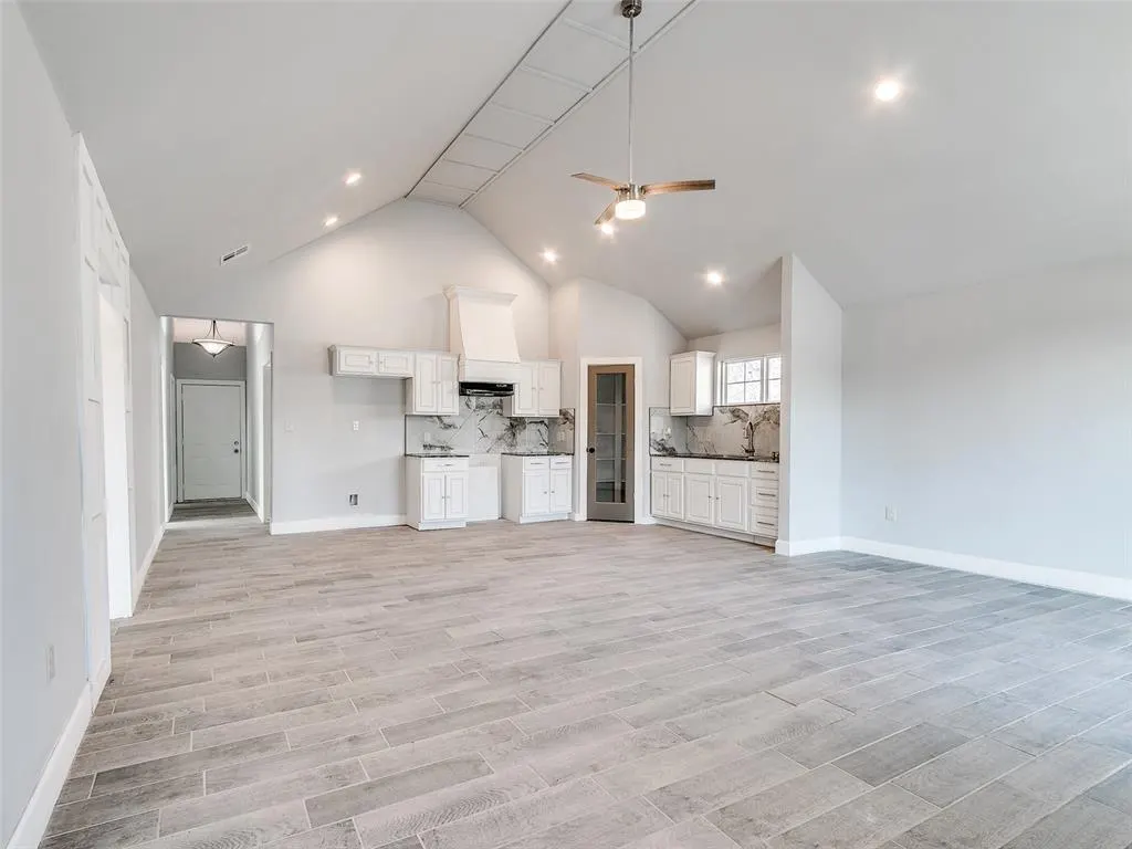 Photo 3 — 3215 S Harvey Boulevard, Oklahoma City, OK 73109