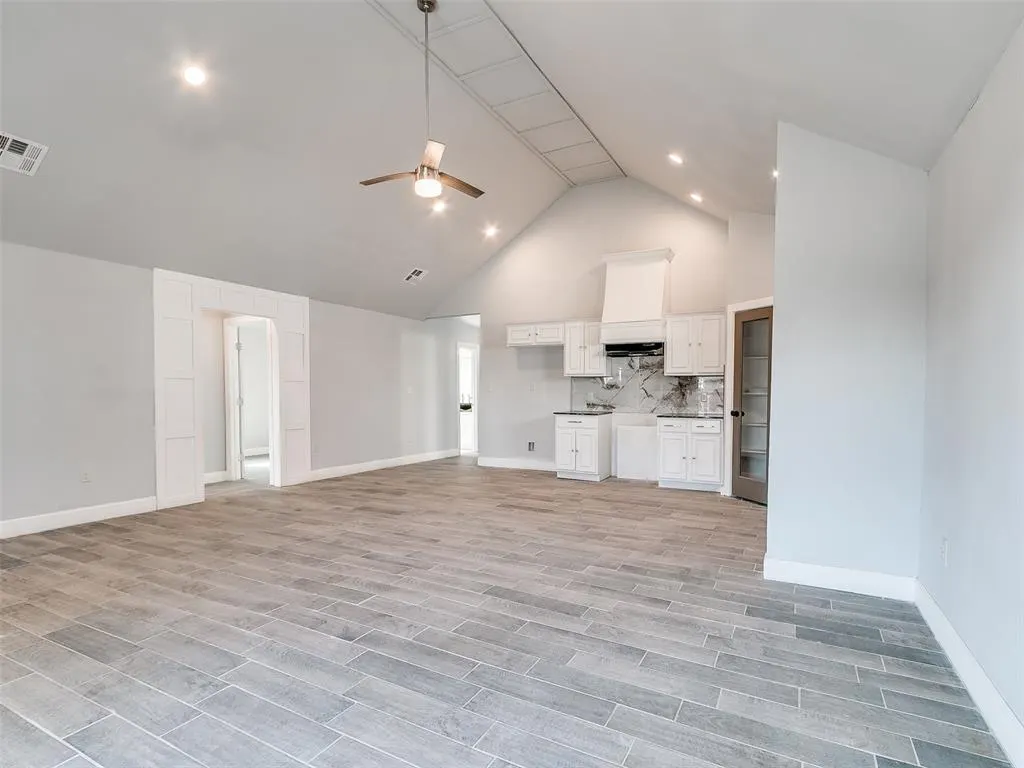 Photo 4 — 3215 S Harvey Boulevard, Oklahoma City, OK 73109