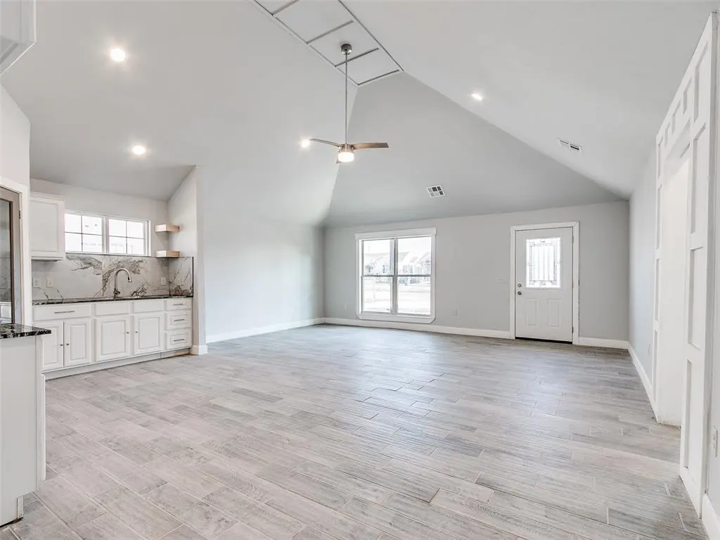 Photo 8 — 3215 S Harvey Boulevard, Oklahoma City, OK 73109