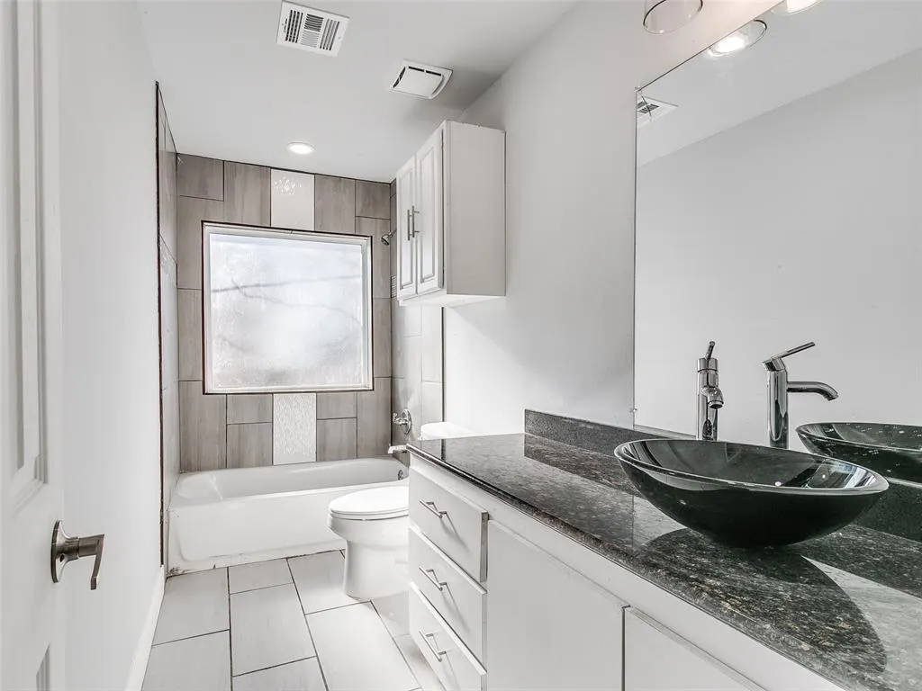 Photo 13 — 3215 S Harvey Boulevard, Oklahoma City, OK 73109