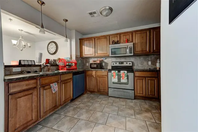 Photo 7 — 2629 Cedar Tree Road D, Oklahoma City, OK 73120