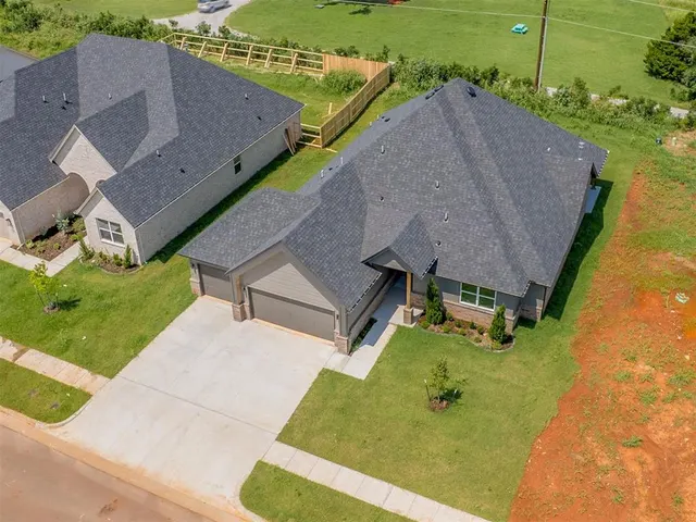 Front exterior — 14525 Astor Lane, Yukon, OK 73099