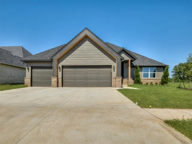 Photo 3 — 14525 Astor Lane, Yukon, OK 73099