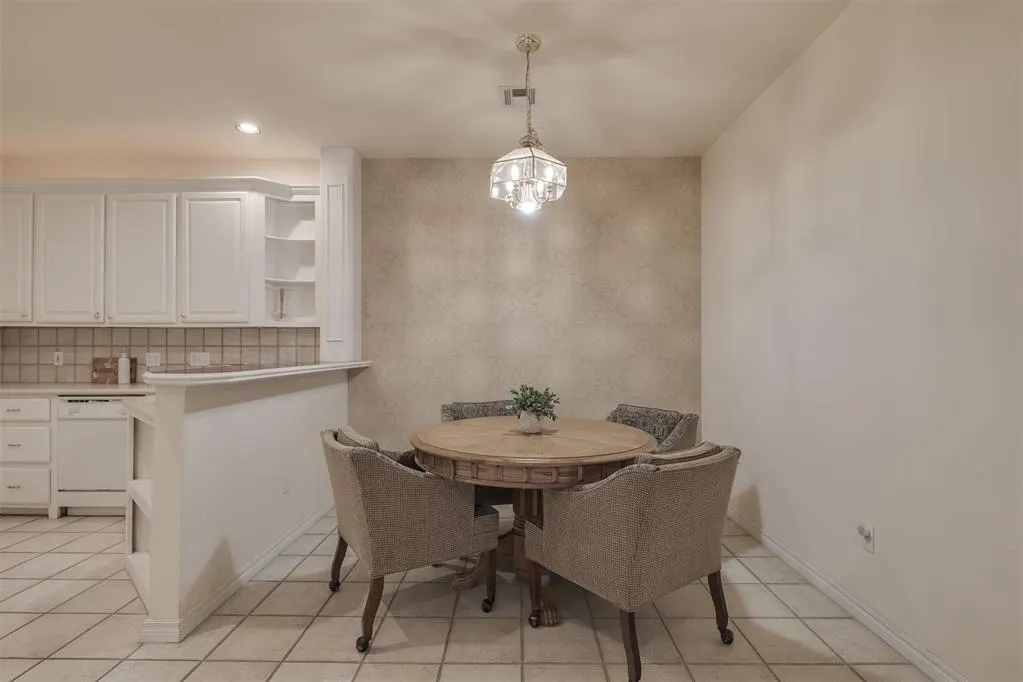 Photo 9 — 1640 Laurel Place, Edmond, OK 73003