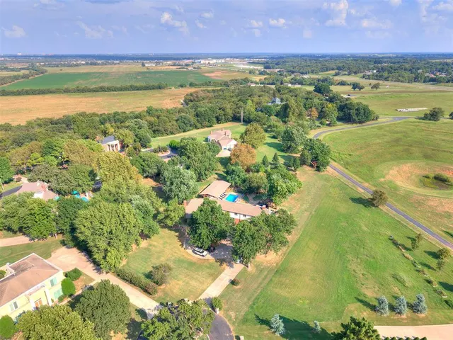 Photo 6 — 13 Southcliff, Norman, OK 73072